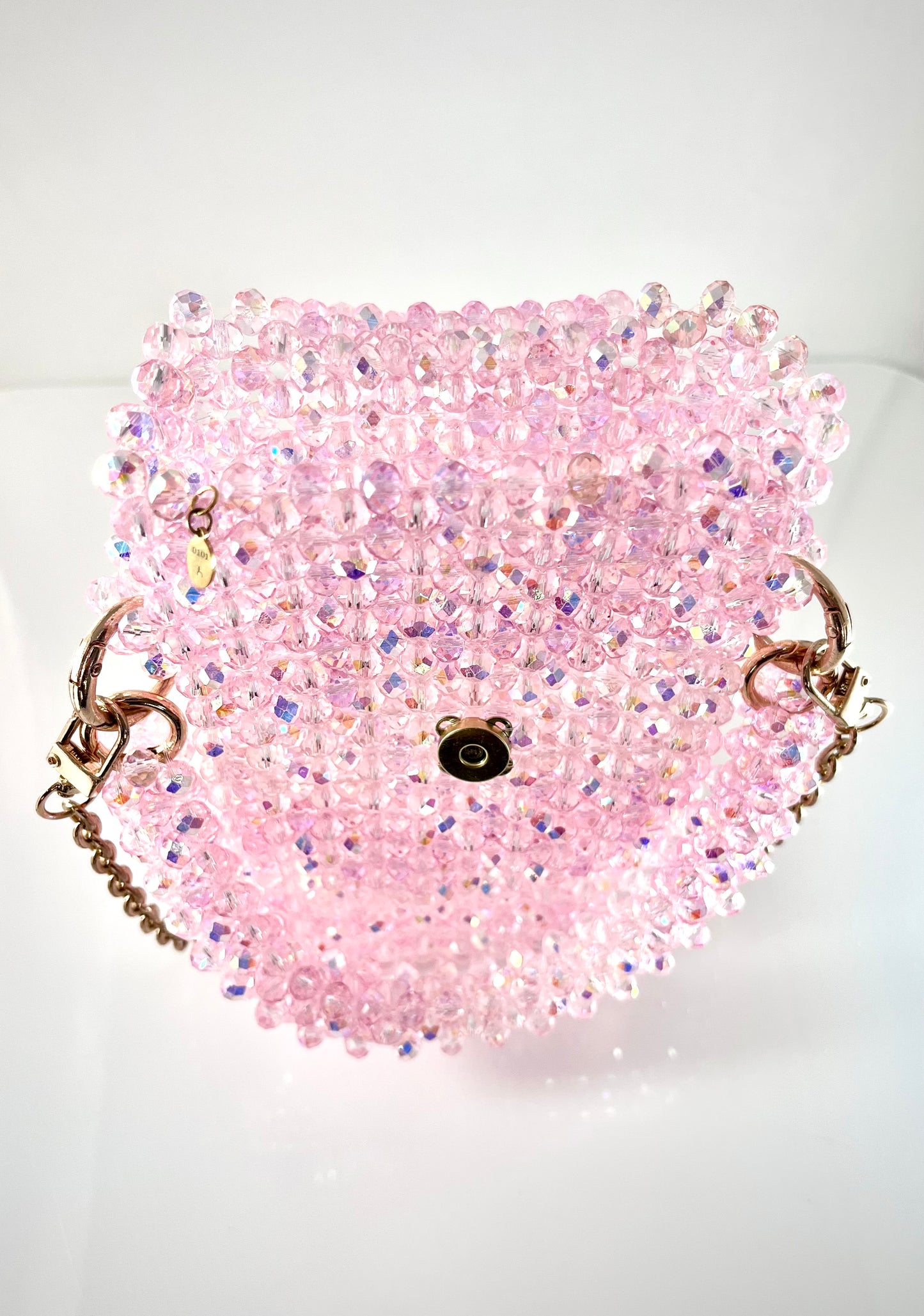 Pochette de téléphone en perles de cristal diamantées finition dorée sans doublure vue de haut - Eleonore Croce